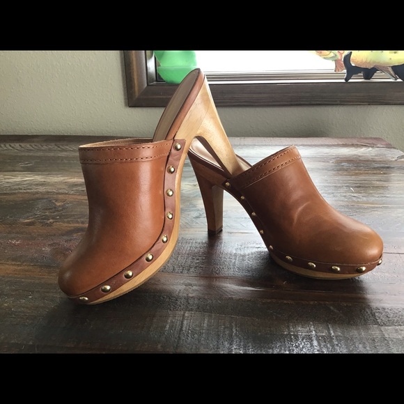 Coach Shoes - Coach. Georgett Clogs. Veg. Leather. 7.5M